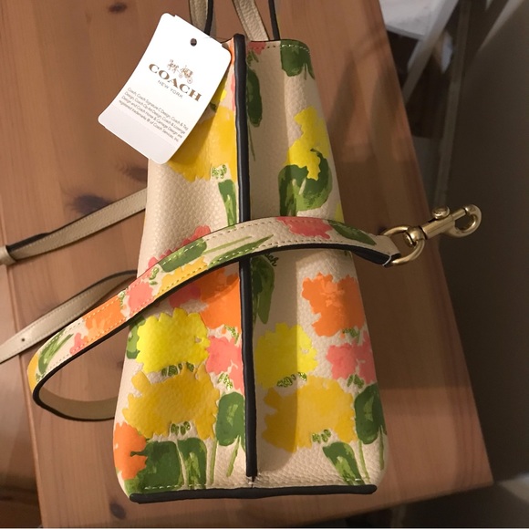 🌸🌿 Coach Willow Tote 24 With Floral Print - Picture 12 of 14